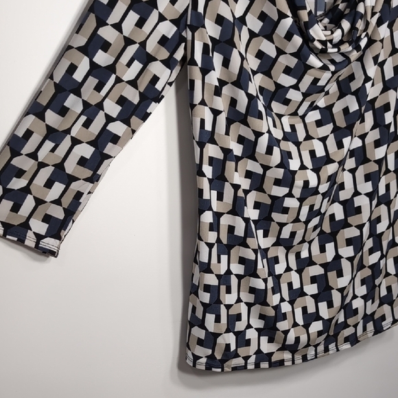 Adrienne Vittadini | Black Geometric 3/4 Sleeve Cowl Neck Top Size L - Picture 4 of 10